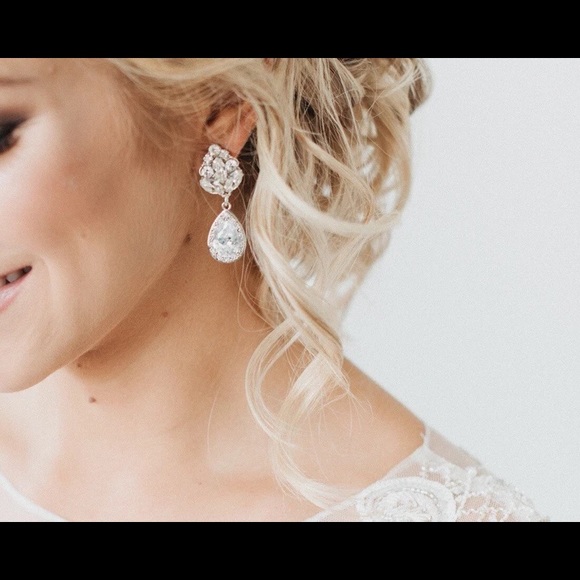 🩷2/$50❤️Crystal Bridal Earrings | Bridal Statement Earrings - Picture 1 of 3